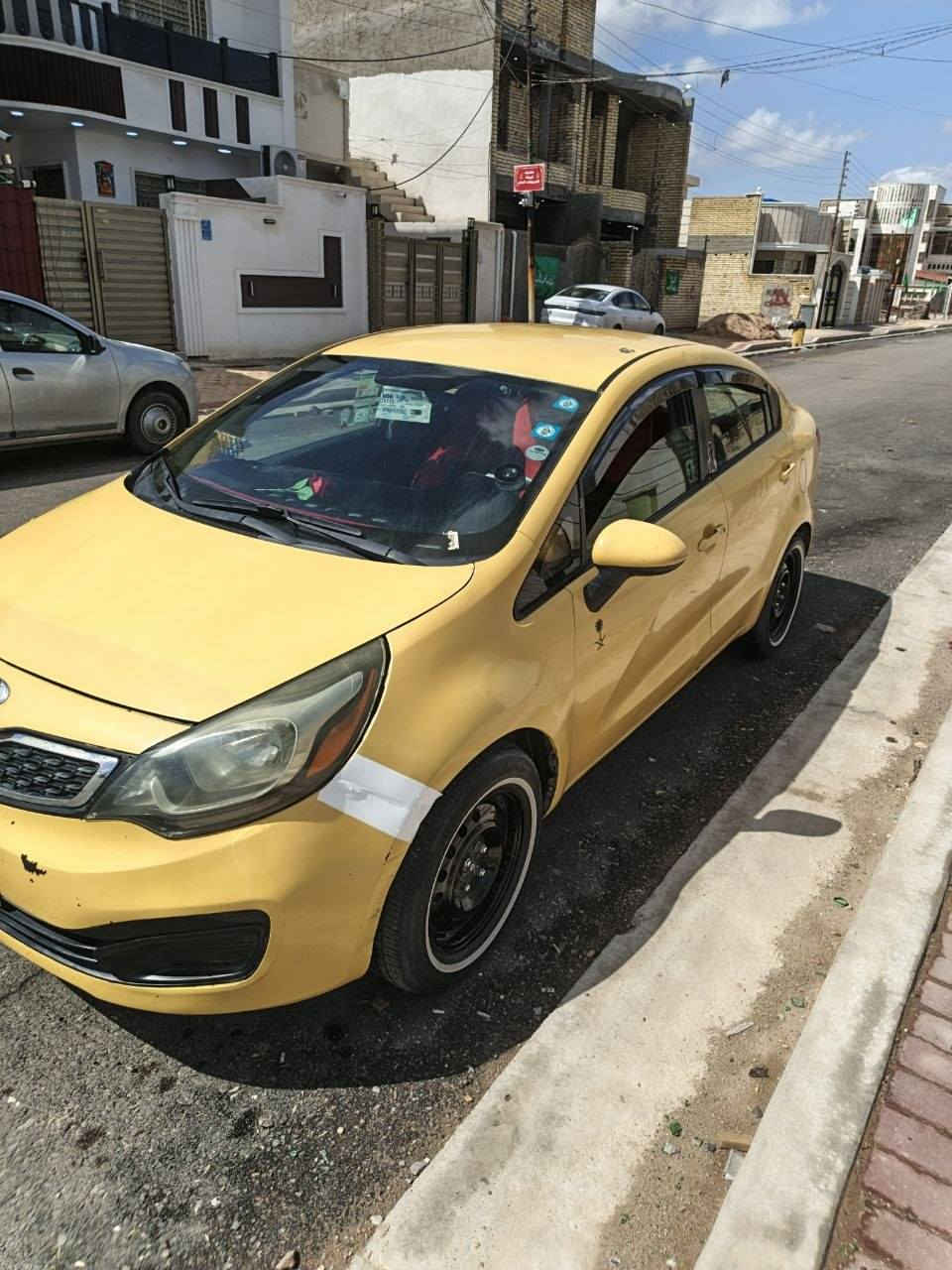 السلام عليكم كيا ريو موديل 2013 وارد امريكي ضربتهة بجم واصلا للشاصي شي قليل كلش طابوكة جديدة  تخم تاير السيارة جاهزة كبل للشارع تبريد خير من صدر جديد  الله بسمي السيارة ثاني يوم احول عارضه 75 وبيه مجال قليل رقم الهاتف ***********
