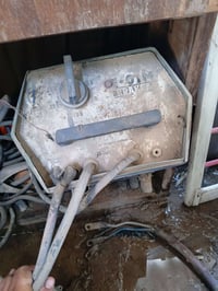 عندي مكينه اصليه بلاديه سعره 200 مكاني بغداد 07712097797