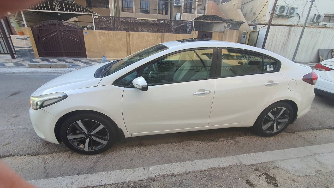 سياره سيراتو موديل2018خليجي مكفوله سياره جديده تخم تايرات دوشمه بل كامل حته صندوك سبير منازل موصفات محرك 200دوش تبريد قطعتين فتحه سقف حساسات خلفي مامي مري شفط صدر خلفي امامي كله جديد باتري جديد سنويه29(***********
