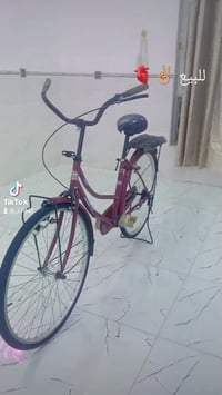 بايسكل بناتي البيع الحجم 26باله حاويه غراض كامله ما  بي نقص ماصارلي هو...