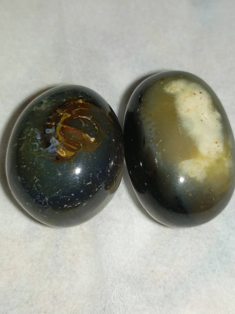 السلام عليكم ..وعظم الله لنا ولكم الاحر بذكرى استشهاد المولاه امير المؤمنين علي ابن ابي طالب عليه صلوات الله وسلامه ...استعرض لكم زوج خرز من السليماني الهندي الاصلي القديم جدا (انتيك) منگل جيب اسود برصاصي بعطف عين صريحة حمرة والقطفة الثانية معطفة عطف واضح مصور القطعتين شي مرتب ونادر متحصل مثلهن لون جداا مميز ويحملن اكثر من لون مرغوووب جدا الخرز غير مثقووبات فقط تعديل بسيط جراخة الهند سعرهن 50 مع التوصيل وبيهن مجال بسيط جدا يرهمن45 للشراي بيهن طاقة قوية لكن مامكشوفات ومامعروف عملهن


**إذا كنت صاحب هذا الإعلان وتريد حذفه لأي سبب، رجاءا أرسل رسالة إلى الدعم الفني**