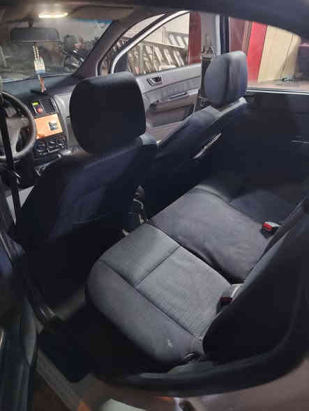 سلام عليكم للبيع هونداي جيتز 2011 خليجه لون ابيض ماشيه 110 مكينه1600  بيه صبغ بالدواسه واسفل باب  السعر70  للاستفسار اتصال ممتواجد فيس ***********
