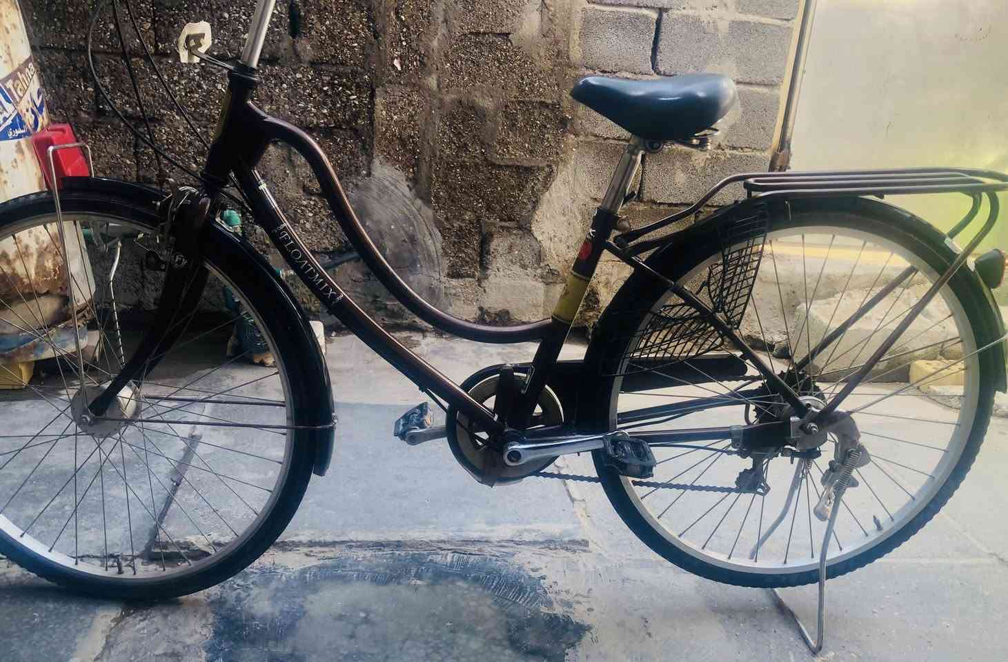 سلام عليكم بايسكل بناتي بطه للبيع بريك امامي خلفي شغالات تبديل نمر شغال كلشي ما عوزه الاستفسار *********** سعر ١٠٠وبي مجال
