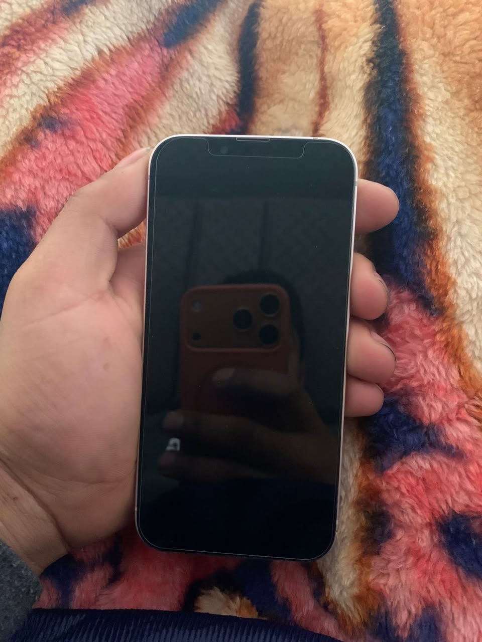 سلام عليكم 13عادي ذاكره 128 مبدل بطاريه اصليه وشاشه اصليه انطيك ضمان بيهن في أيدي متوقف فقط بي هاذ فطر بضهر جوه مامبين خفيف كلش سعر250بي مجال. ***********
