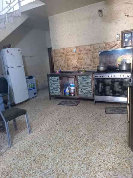 للايجار ..100م حي البساتين  شارع اسواق رسل   غرفتين صاله ومطبخ وخدمات مع طرمه وخدمات  بدل الايجار 300 للاتصال ***********
