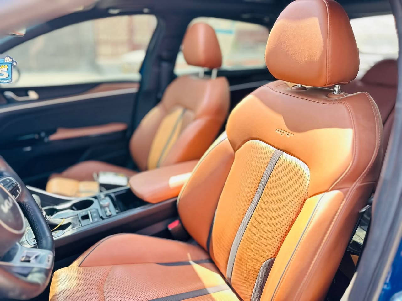 نــوع الــمـركـبة:- K5 - GT
الـــــمــوديــــل:-2023
حــجـم الـمـحرك:- Turbo 2500
الــــعـــــــــداد:20 الف
الايــــربــاكـــات:-سليمة ) 

- بصمه تشغيل + ابواب
- تشغيل عن بعد ( Remote Start )
- بنوراما فتحتين 
- داخل جلد ( مشمشي )
- كشنات كهربائيه مع خاصيه التخزين memory مع تدفئه + تبريد بالكشن مختم GT
- تدفئه بالستيرن + تحكم ستيرن جهـتين
- شحن لاسلكي
- لايت زينون ٣ عدسات ديناميكي
- بك لايت لد متصل
- 5 كاميرات محيطيه 360ْ
- رادار امامي + خلفي + جانبي مع خاصيه العرض view
- نظام النقطه العمياء مع تحذير الاصطدام مع خاصيه التوقف التلقائي 
- مثبت سرعه ذكي تفاعلي مع الرادار
- نظام كشف حركه المرور الخلفيه
- مساعدة البقاء في المسار 
- مساعد الخروج الامن عند فتح الابواب 
- شاشة وسطية 10.25 إنش تدعم Apple CarPlay & Android Auto 
- خاصيه التحكم بصوت المحرك عن طريق الشاشه Active sound design ٣ وضعيات 

- درايف مود ٤ وضعيات للقياده 
Normal,sport,sport plus ,custom 
- نظام ترحيب عند الاقتراب
- فتح الجنطه عند الاقتراب
- مري شفط + قلاب 

الضرر  - تبديل جاملغ فقط (  + دعاميه  )
@
الإضافات ⬇️ البنوراما مركز car club
عمل بلورايز للجامه الاماميه متغير ٧ الوان
السياره عليها ارضيات من شركه مكاني بابل المركز الاستفسار الاتصال على الرقم ***********
