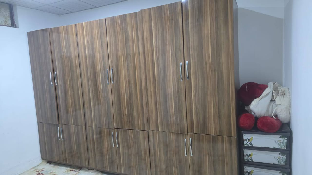 #كنتور للبيع 3  قطع
نظيف كتير 
مكان اربيل شاويس 
لااا يوجد توصيل 
السعر 280 الف 
تواصل واتس ***********
