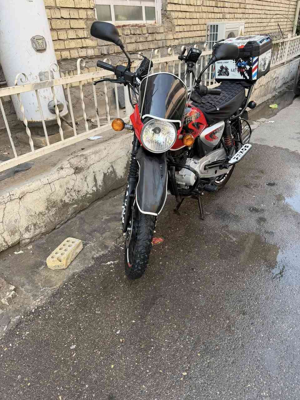 سلام عليكم دراجه بوكسر موديل 23 مرقم بسمي تحويل ثاني يوم دراجه نضيفه كلش سعرها 2350مكاني بغداد الطوبجي رقم ***********
