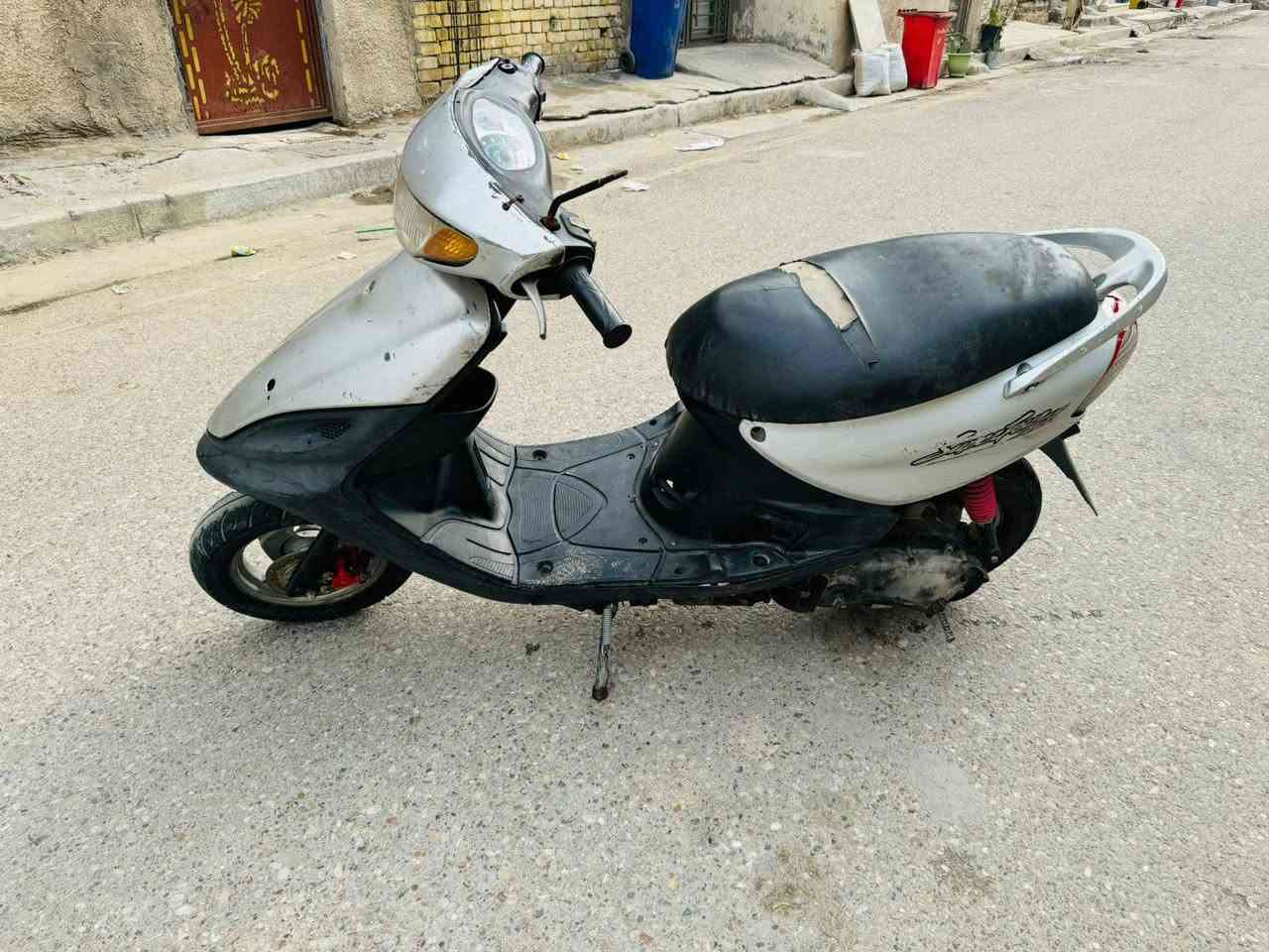 سلام وعليكم دراجة ماكس قجمة جانت متروكة شغالة سعر 175 قفل مكان بغداد هاتف ***********
