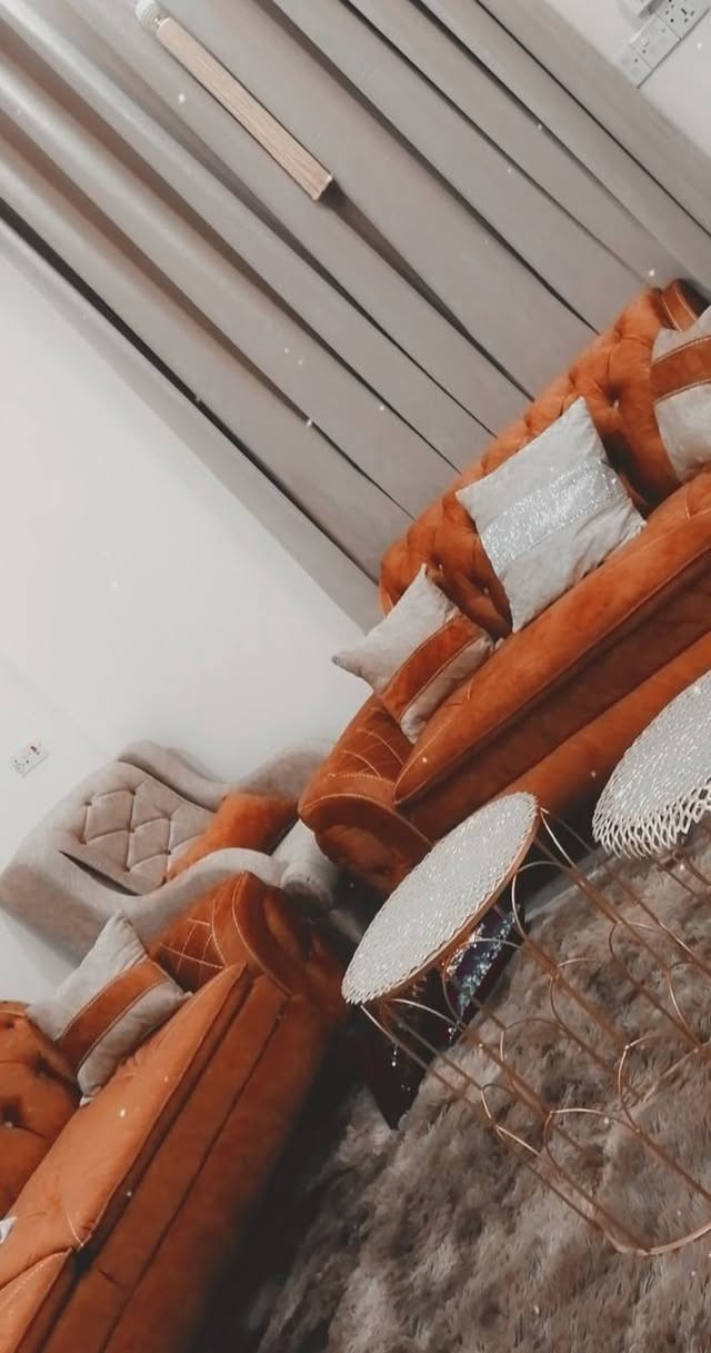 بيت زراعي حي النفط 
مساحة ١١٤ 
التفاصيل 👇🏻👇🏻
بناء حديث 
غرفتين وصاله ومطبخ وبراني ومجمعات صحية داخلية وخارجية ومخزن بالطابق الثاني وسطح ودرج ثاني جاهز لبناء الطابق الثاني 
قريب على احمد مطر 
سعرالبيع 80 وبي مجال..
للاستفسار 
***********
***********
أو زيارة مكتب المشرف للعقارات السماوة شارع الاسكان مقابيل صيدلية النورين والمستقبل
