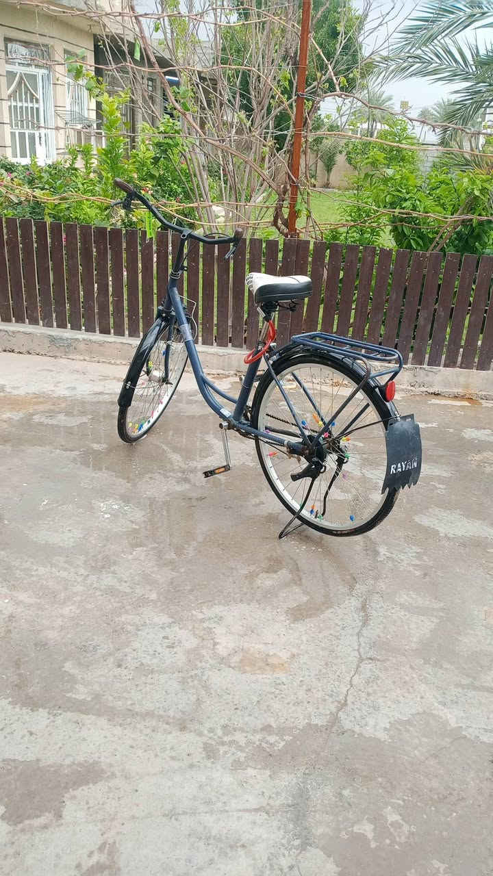 سلام وعليكم عندي بايسكل للبيع حجم 26 تايرات 2جدد كلوب شغال وياله مالته لاصليه  للاستفسار ***********مكاني بغداد الفحامه بستان الكبيسي السعر خاص
