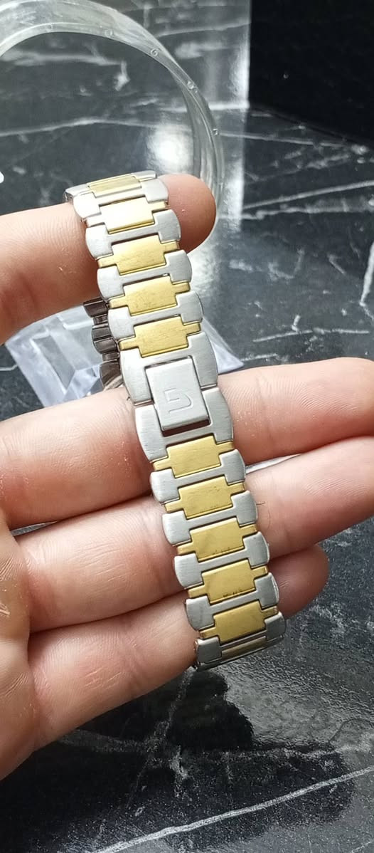 السلام عليكم
كل قطعة وسعرها تفاصيل خاص


**إذا كنت صاحب هذا الإعلان وتريد حذفه لأي سبب، رجاءا أرسل رسالة إلى الدعم الفني**