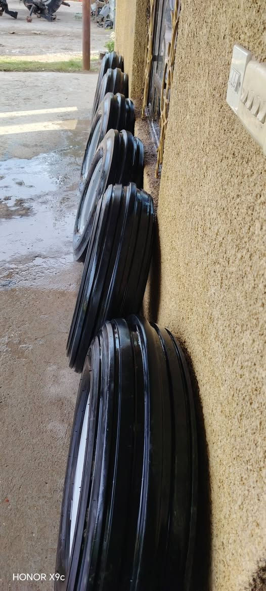 السلام عليكم تايرات فوركسن يراني تركي نكليزيه للبيع العنوان بغداد اليوسفيه *********** ***********
