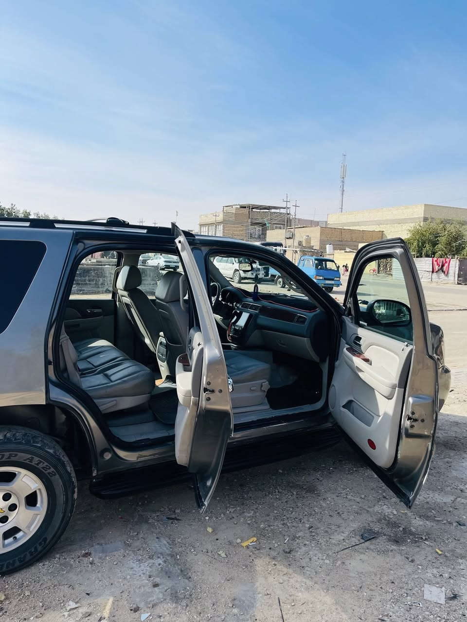 سلام عليكم تاهوو موديل 2008 مكينه 5300رقم سليمانيه نكليزي تريد مداور تريد وكاله سياره بيه صبغ عام بدون دواخل للجماليه تبريد تدفئه شغال تبريد ٣قطع سياره وارد امريكي ٧راكب تخم تاير جديد ويلكب اصلي السعر 150وبيه مجال سيارت ترهم مراوس حسب القناعه رقم التلفون *********** سياره ما عايزه برغي
