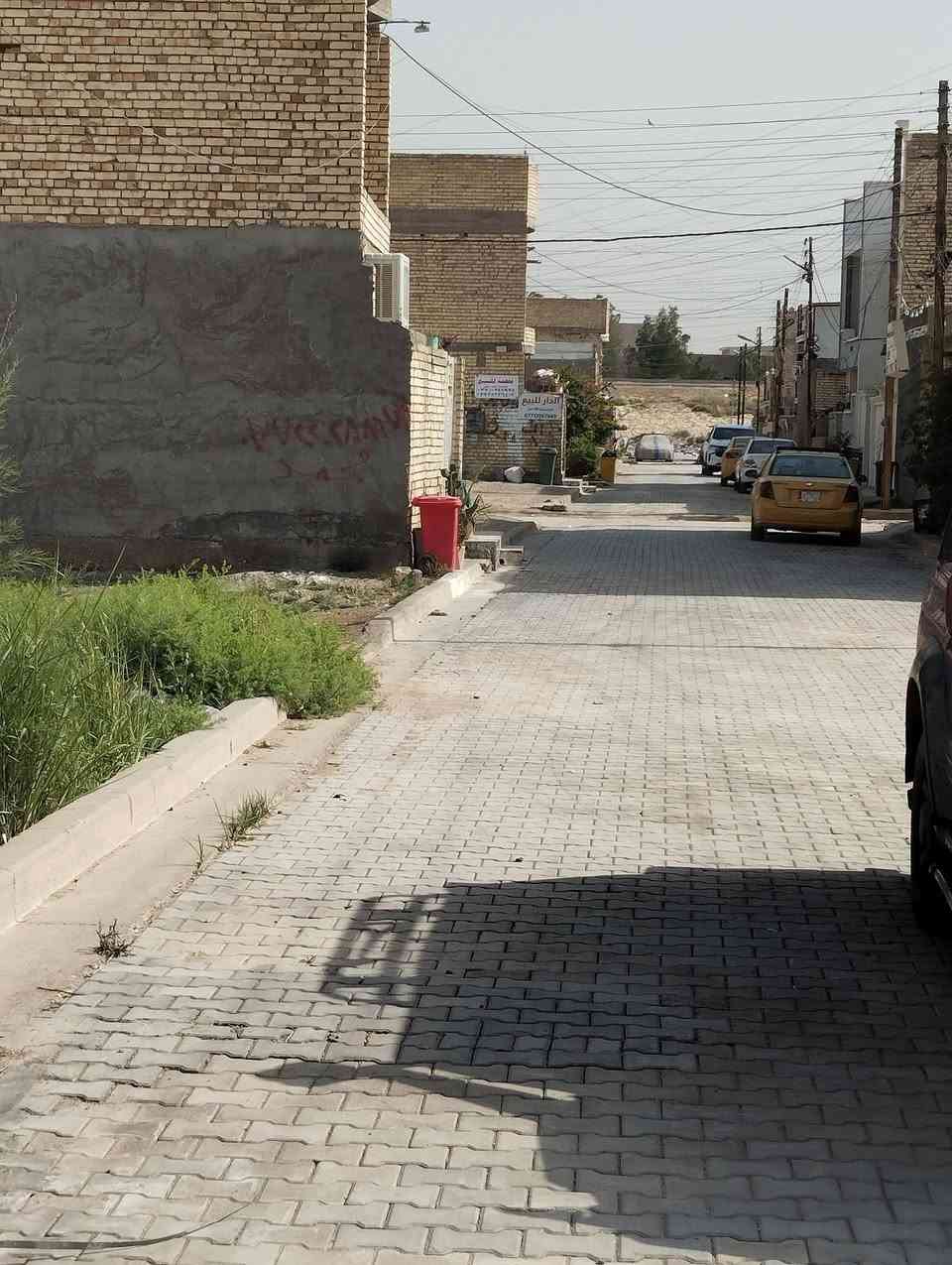 سلام عليكم للبيع قطعه ارض 100 متر واجه 5 اونص نزال 18 اونص السريدات حي الشهيدين سند 25 تفاصيل اكثر اتصل ***********
