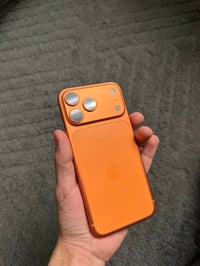 أيفون اكس آر محور ١٧ برو ماكس سابقاً الجهاز ممفتوح بس تبدل الشاصي يعني...