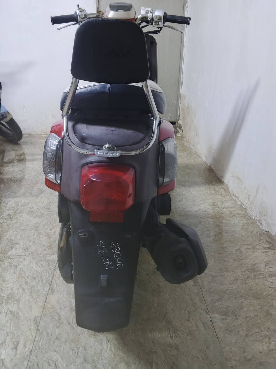 بوليسي نوزل بعدهي حاويه بلادي كله واحد على واحد كربلاء السعر 950وبيه شويه مجال ***********واتساب فقط
