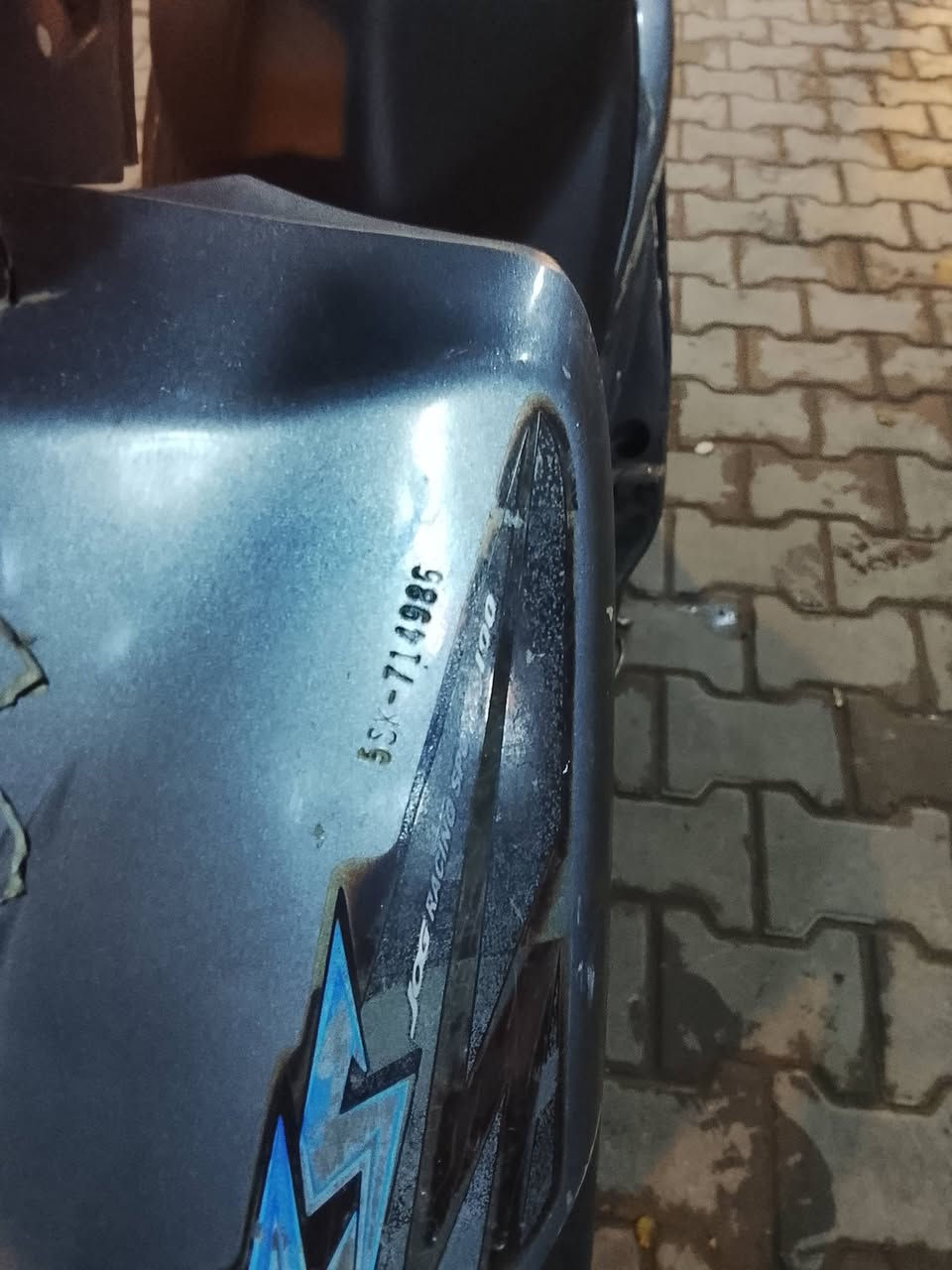 ماكس عدله للبيع كفالة عامه كامله اي نقص مابيها 
كفرات بلاديه ختم واحد بيها تزويد ويل كب دبل خلفي شيال كلجات رياضي تايرات جدد مكينه خرسه 
شراي اتصل *********** وتساب 
العنوان بغداد 
السعر 650
