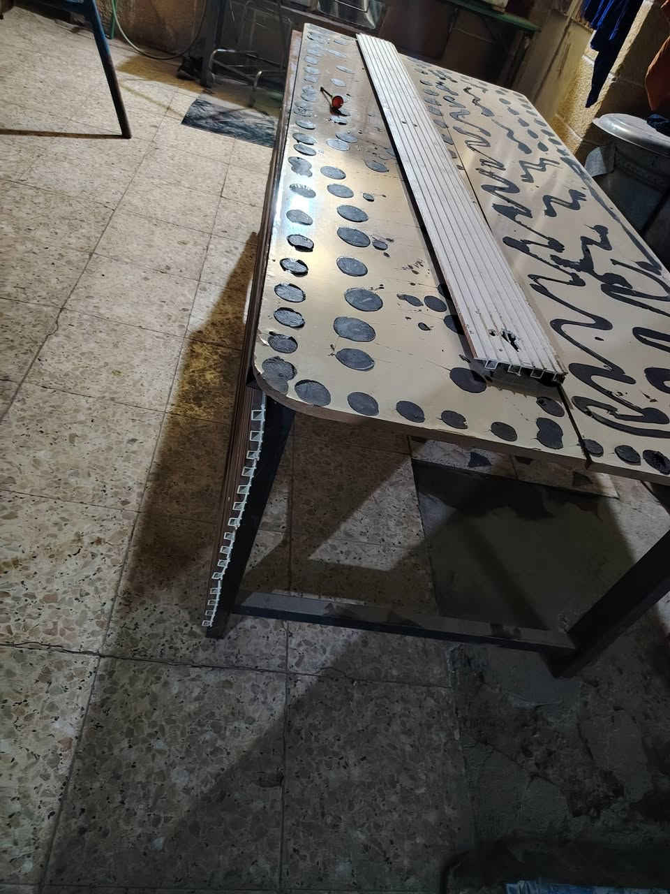 ميز حديد مترين الطول والعرض متر تفصال للبيع ٥٠الف


**إذا كنت صاحب هذا الإعلان وتريد حذفه لأي سبب، رجاءا أرسل رسالة إلى الدعم الفني**