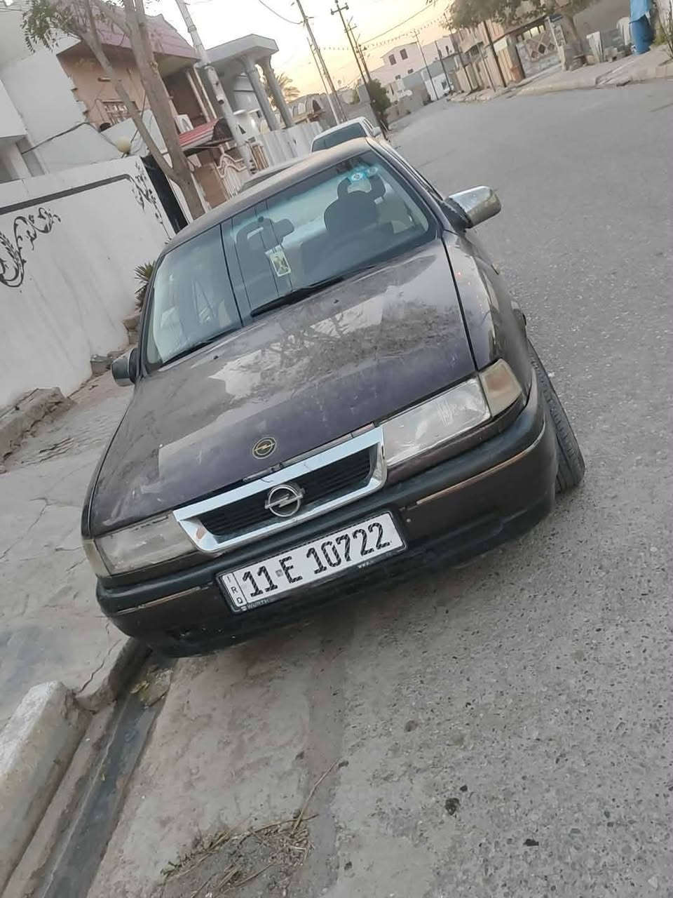 اوبل فكترا 1991 حجم 16 سيارة بلادية بدون ضربه بدون صبغ هلالات بعده شركه ما معمر  رقم بغداد سنوية ب اسمي ل2031  شرط تحويل وكالة محرك كير شرط ب كارتون راديتر بنكه سلف داينمو قوايش باتري فيت بم بلكات كله ب كارتون مسجل سماعات كله جديد شرط سيارة مال بيت وشايف الف خيرها الي يصير من قسمته سعرها 38 بي مجال بسيط حق جية مكاني كركوك 
***********
