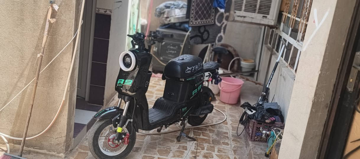 للبيع R9 فول مواصفات الماطور وبي 4 سرع ويمشيك 40له50 كيلو متر خمس بطاريات 4 مبدل جديد وسعر 425 وبي مجال بسيط وتواصل على هاذه الرقم *********** عنواني موصل حي السماح
