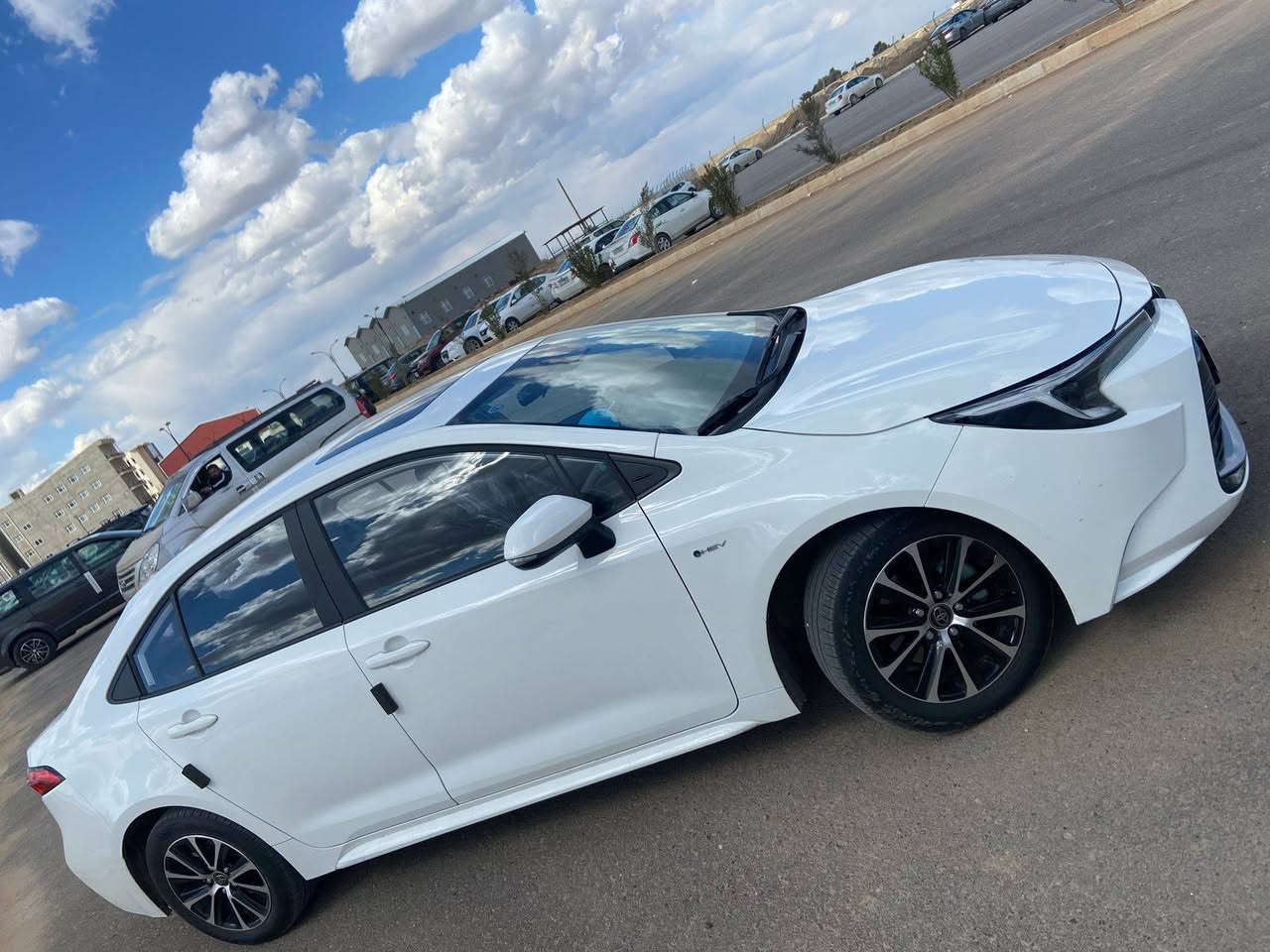 السلام عليكم
سياره للبيع كورلا هايبرد وارد صيني شكل الامريكي بنوراما
رقم اربيل تحويل مباشر 
موديل 24 تحكم استيرن قياده حساسات رادار 
ماشيه 44الف محرك 1800
قطعتين تبدل مع تصليح خفيف جاملغ ودعاميه 
السعر 140ورقه
*********** أربيل, العراق
