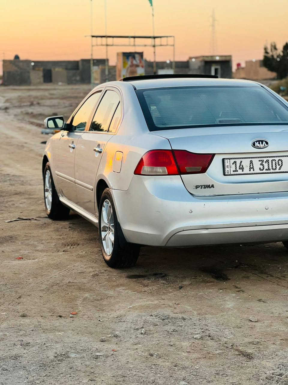 للبيع اوبتيما موديل 2009 خليجي
السعر 125وبيه مجال
 بيها تبديل بنيد فقط
حره رقم بصره الدولي تحويل
سنويه مجدده الغايه 2030 
فول مواصفات السياره
فتحه سلايت ويل كروم 
تحكم سترين جهتين حاجب لايت
محركه 2000 ما مفتوح بلاد 
السياره جديده وجاهزه كير
محرك تبريد تخم تاير حداديه
#مكاني_الناصريه
الاستفسار/ ***********
