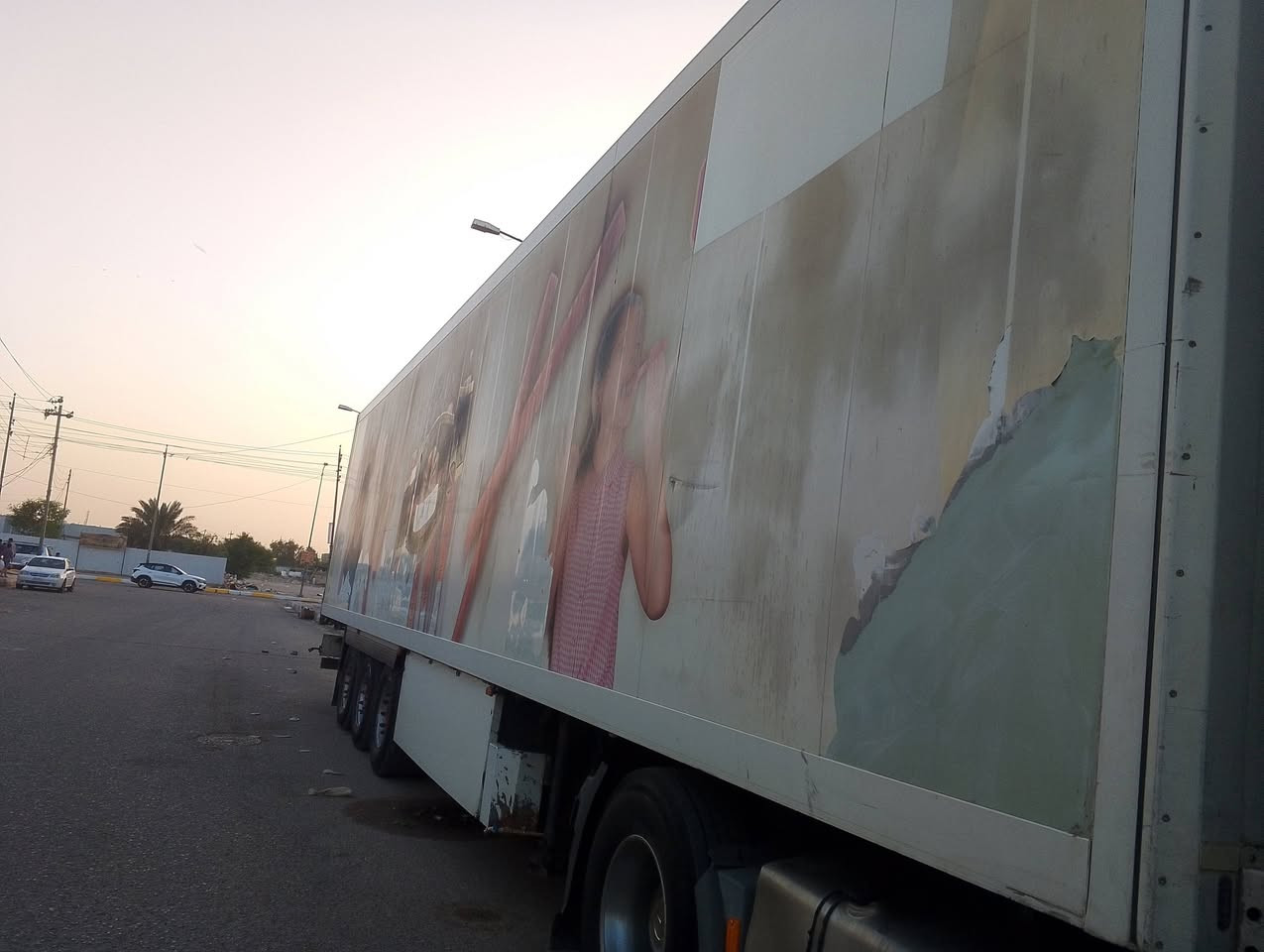 سلام عليكم   بس العربانه براد شمتز موديل 2006البراد جاهز للعمل هاذه علان ينشلع سمك 5ثلاجه ومطبخ تخم دسكات بوش جدد جهاز اسبيثري شاشه ربع غاز 134شرط تنزيل صفر يجيب صندوك عبار باتري جديد دينمو جديد سلف جديد اضافت راديتر سايبه انسه الحماوه خير من الله العربانه جاهزه زوج تاير بعدني سفرتين طالع عليهن مكاني ناصريه الشراي يخابر ولا تكلي امسح المنشور وجايك ***********والي ماعنده رصيد يرمش عليه سعر خاص
