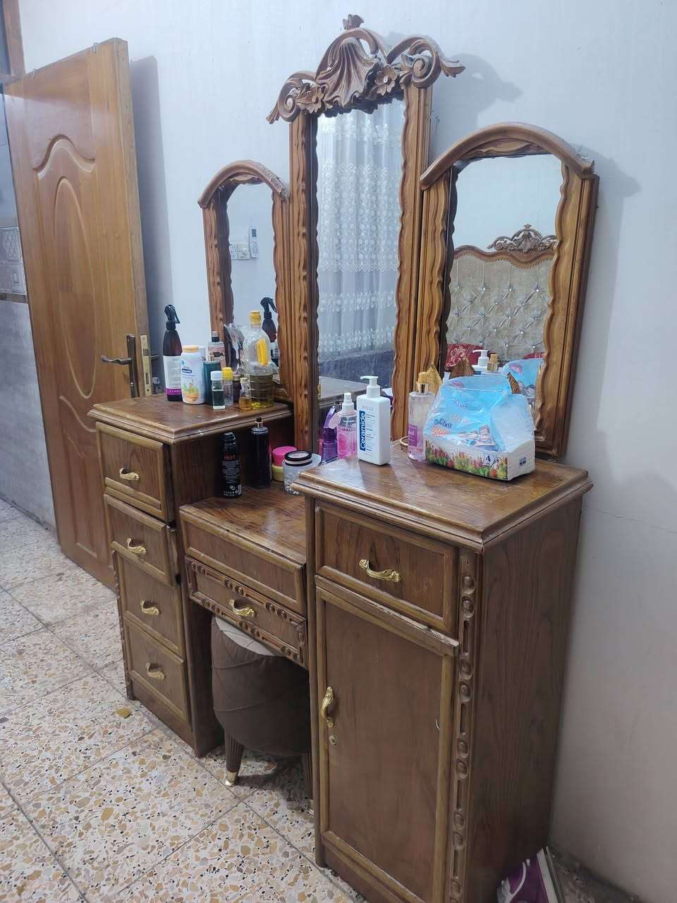 غرفه خشب صاج اصليه سويناه قبل ٣ سنوات ونريد نغيره السعر مليون ونصف


**إذا كنت صاحب هذا الإعلان وتريد حذفه لأي سبب، رجاءا أرسل رسالة إلى الدعم الفني**