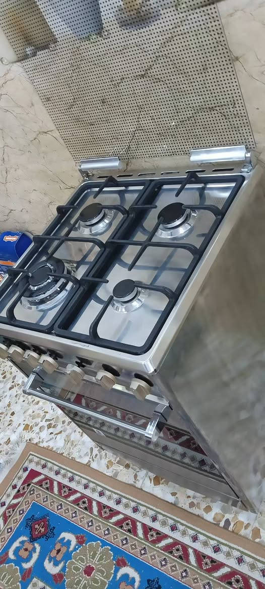 يالله طباخ ايطالي 4 عيون نضام حديث اخو الكارتون شغال هوه وكهربائياته مروحه وجداحة وكلوب وشووايه دجاج للاستفسار
***********
***********
