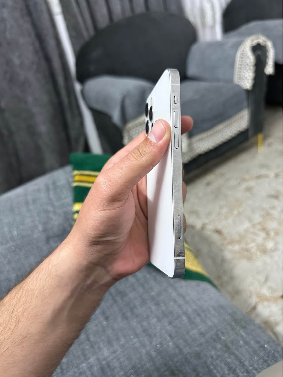 ايفون ١٢ برو فقط (بروو) ذاكرة ٢٥٦ كرتونة موجودة وماخذة جديد شرق اوسط ماستر وصل موجود كرتونة موجودة فقط سماعه اتصال وكفت بطارية ٧٤ بغداد حي جهاد رايدة ب ٣٩٠ وبي مجال واتساب*********** بغداد, العراق
