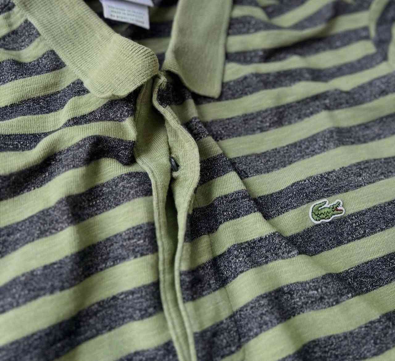 لاكوست (Lacoste). كأنّه غَير مُستخدم.
الشعار تطريز، الازرار مخفيّه !.

القياس XL _ عُرض الصَدر 58 _ الطول 70 .
وزن 90_95 .


**إذا كنت صاحب هذا الإعلان وتريد حذفه لأي سبب، رجاءا أرسل رسالة إلى الدعم الفني**