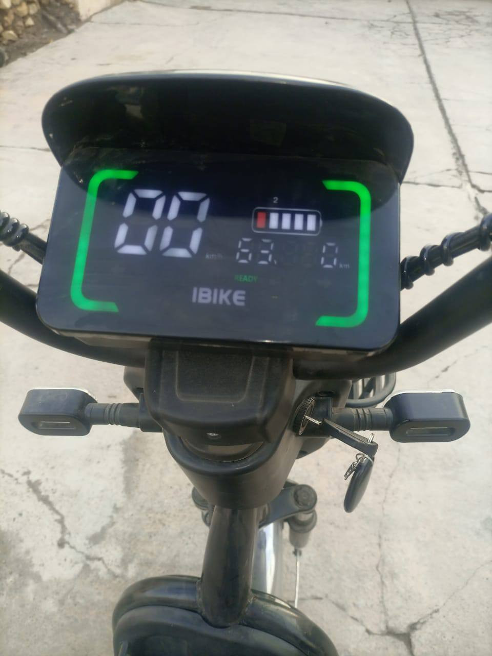 ماطور شحن مستخدم ونضيف
السعر ٣٠٠ وبيه مجال ***********
