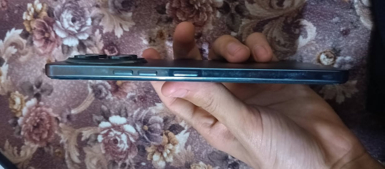 TECNO SPARK 30 Pro
موبايل كلش نضيف مثل ماواضحه بل صوره 
ذاكره 256
رام 8+8
بطاريه 5000
مكاني موصل رشديه 
شراي تعال خاص مو شراي لا تعبني ا
السعر خاص 
الرقم ***********
