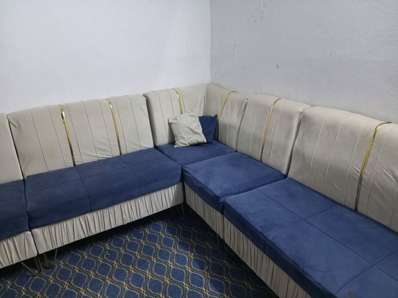 ديوان للبيع ٧ امتار فقط بيها مكان وحده بيها كسر مكان الرجل السعر ١٢٠ الف العنوان 
عنوانه رشيديه سايدين بداله


**إذا كنت صاحب هذا الإعلان وتريد حذفه لأي سبب، رجاءا أرسل رسالة إلى الدعم الفني**