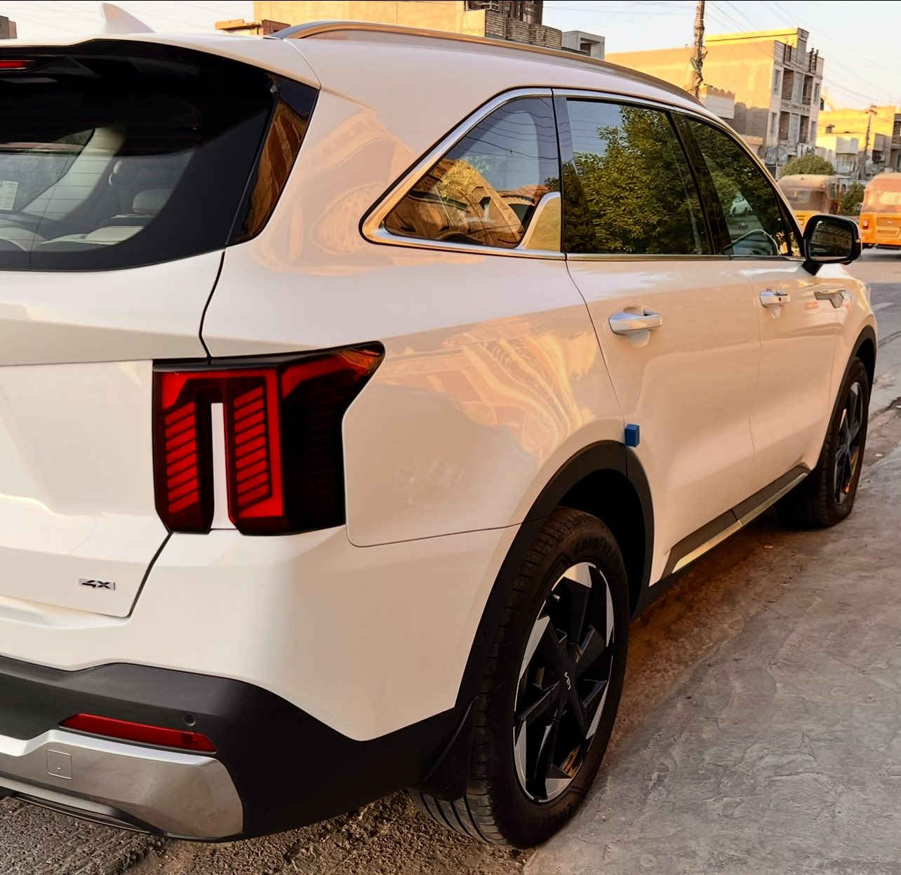 السلام عليكم سورنتو 2024 فول مواصفات اعلى فئة بالسورنتو Vip خليجي مكفولة كفاله عامه من كلشي ضمان الشركة الدولية تبديل الدهن كله بالشركة لسياره بحالة الزيرو ماشيه 29 الف رقم بغداد بأسمي 
المواصفات 
بصمة + تشغيل عن بعد
بانورما 
فورويل 4x 
اوتو ستوب بريك وقوف ذاتي 
اربع كامرات 
كشنات تدفئة وتبريد 
كشنات جلد اصلي 
كشنات كهرباء 
شاشة جبيرة 
عداد دجتل من تشغل اشارة تفتح كامرة 
كير ماوس 
هند بريك بصمة 
شاحن واير لس 
اوتو هولد 
انارة محيطية 40 لون 
حساسات 
اوتو بريك
جنطة كهرباء 
3 قطع تبريد 
7 راكب 
6 سلندر 
كير 8 نمر 
وبعد بيها هواي مواصفات 
السيارة جديدة ومكفولة ما بيها برغي نقص
السعر 342 ورقة وبيها مجال 
الرقم ***********
مكانها بغداد الشراي يتصل ما متواجد نت
