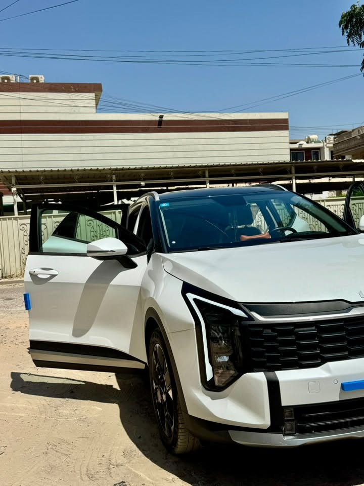 كيا سبورتج KIA Sportage
( فول عدى بانورامه )  ‼️‼️‼️‼️
المواصفات العامة:
🚗 الموديل: 2026 خليجي
أبرز المواصفات:

•السياره ماشيه 7000 الف km

• دخول ذكي

• قماره سوداء لمعة PDF 

• تشغيل عن بُعد

• مقاعد فول تحكمً

• مقاعد أمامية كهربائية

• تدفئة للمقاعد الأمامية

• شاشة عدادات رقمية متصلة مباشر ايكلود بدون كيبل

• شاشة وسطية تعمل باللمس

• Apple CarPlay

• شاشة لمس للتحكم بالتبريد

• تبريد مناخين

• صندوق خلفي كهربائي

• سايد بريك كهربائي

• أوتو هولد

• درايف مود

• مانع انزلاق ESP

• نظام نزول المنحدرات

 • حساسات أمامية وخلفية من كل جهات

• 6 إيرباك

• ISOFIX لتثبيت مقاعد الأطفال

• تحكم كامل من الستيرن

• أوامر صوتية

• مصابيح أمامية زينون

• إضاءة نهارية LED

• مرايا كهربائية 

• إطارات حجم 20 إنش

•رقم بغداد شي مميز نصبتهه حلوه

 السعر 250

ملاحضات مذكوره في الصوره فقط هذني اساسآ ملاحضه جدآ بسيطه رجاء اذا مو شراي لا تتصل اساسآ خليك واتفرج 

•مكاني بغداد/زيونه

•الاستفسار / ***********
