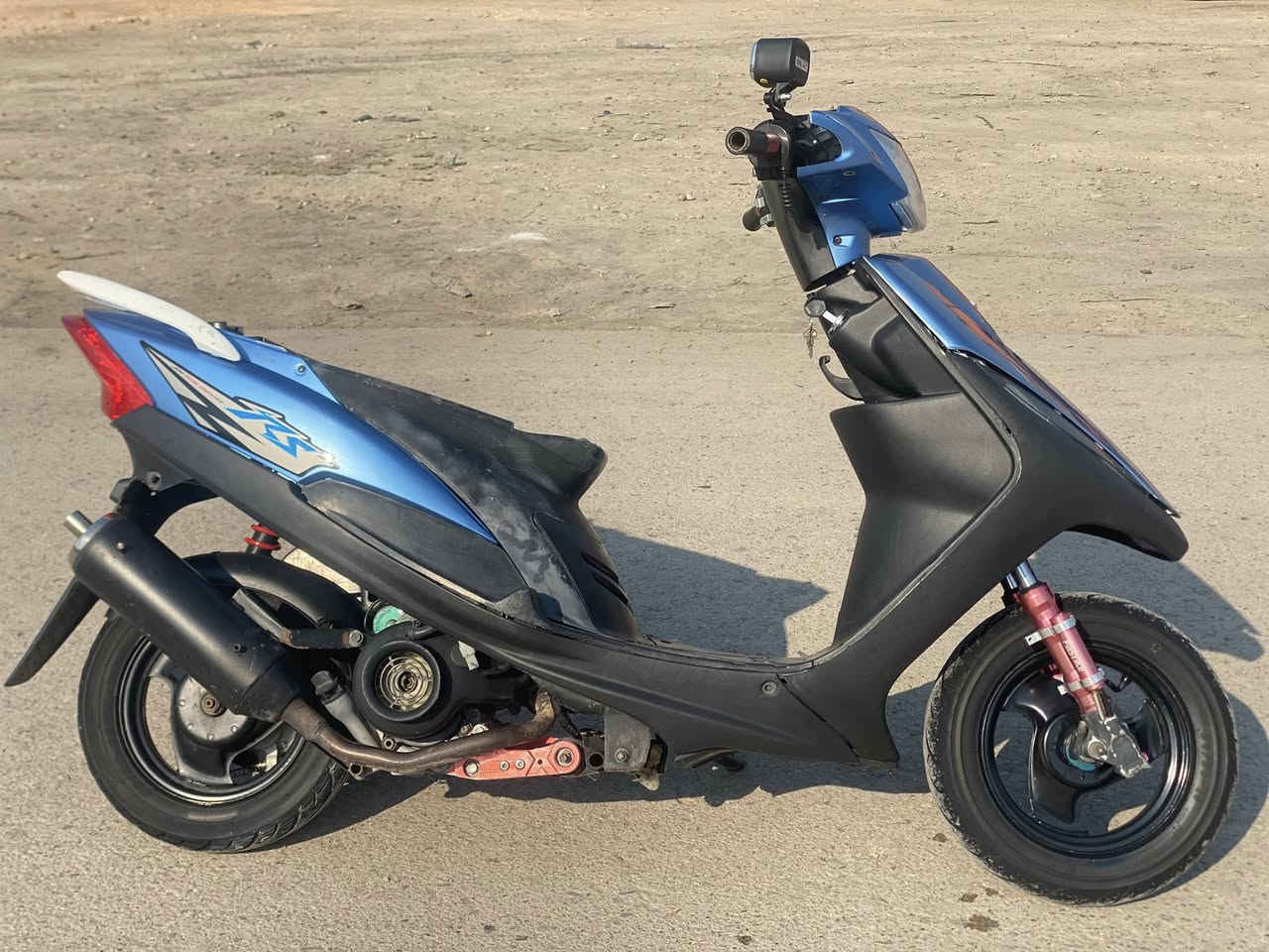 السلام عليكم دراجه ماكس عدله للبيع نضافه مثل ما تشاهد ونصبه حلوه السعر يعجبك 600 وبيه مجال هاذه رقم ***********
