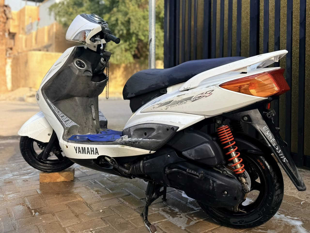 السلام عليكم للبيع سكنس فحل رمبة  كابريتر الدراجه حلوه و مابيه نقص مكينه ناعمه كلش شلعه معدل  كهربائيات كله شغاله  نكره سلف وهندر وصافيه الدرجه لا خربطه ولاشي ثاني مابيه اي نقص السعر900 وبيه مجال بسيط  مكاني بغداد الكرخ هـ***********
