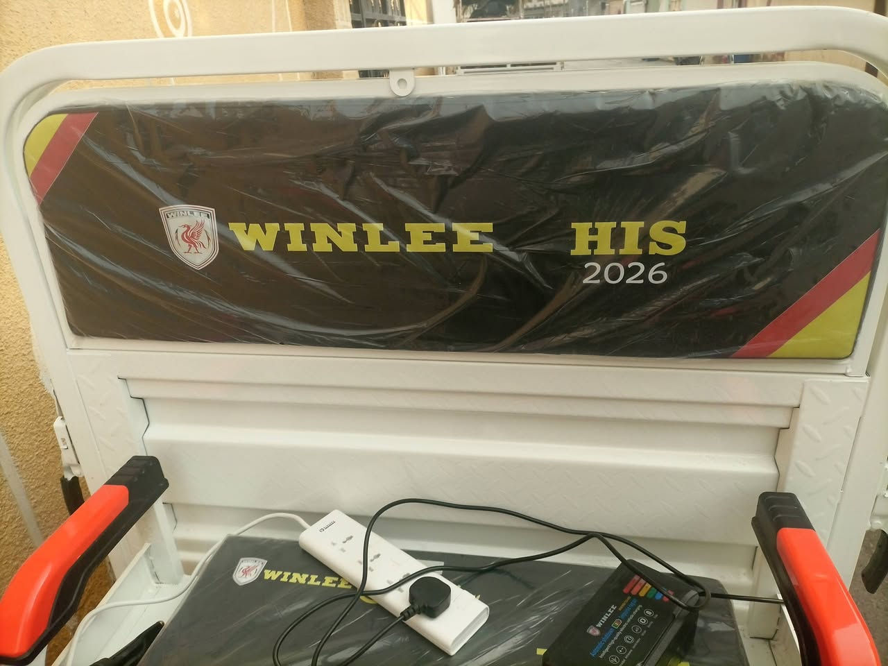 السلام عليكم ورحمة الله وبركاته ستوتة شحن للبيع مستعملة 7 ايام بطاريات اصلية 6 بطاريات السعر خاص التواصل على هذا الرقم ***********
