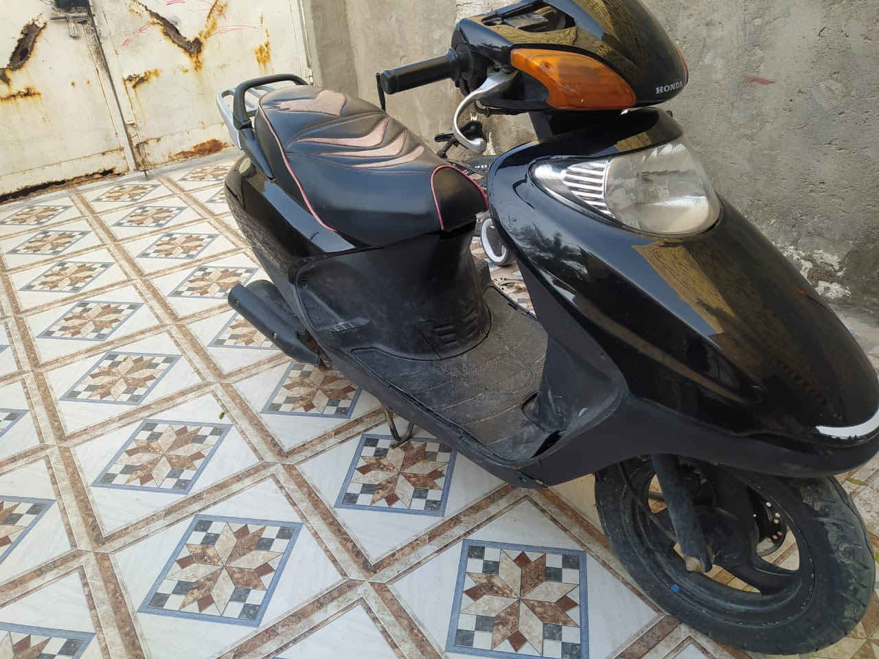 السلام عليكم دِرَاجًهٓ🛵 سبيسي ياباني للبيع مفتوحه مره فقط مكينه ناعمه خير من الله السعر 700 وبيها مجال للشراي ***********
