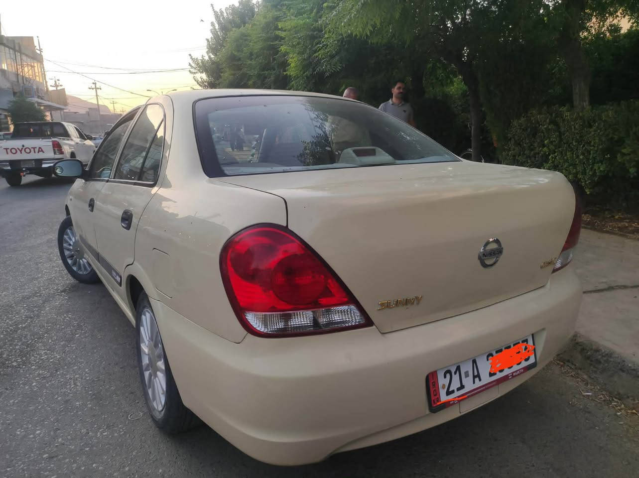 سەنی مۆدێل 2012 جەمپێکی پشتی هەیە بێ حەوز ..چەمەلاغی لای سەیاق بن دەرگەی سەیاق .. بۆنیتەکە یەک بست لەسەرێ بۆ خوارێ بۆیاغە نوکتەیەکی بەسیتی پێشی هەیە شایەنی باس نیە ..بەرە دەرگاکانی پەردەن ..چوار ویلی لۆکی بۆ بەستراوە ...سەیارەکە بەرچاوە  ناو داشویل و ناوی وەک شوشەیە ...سەنەوی تا زەیە ڕەقەمی تازەیە تا نزیک 2028  .. سعر 128 مەحامەلە  ژم  *********** رانية, السليمانية
