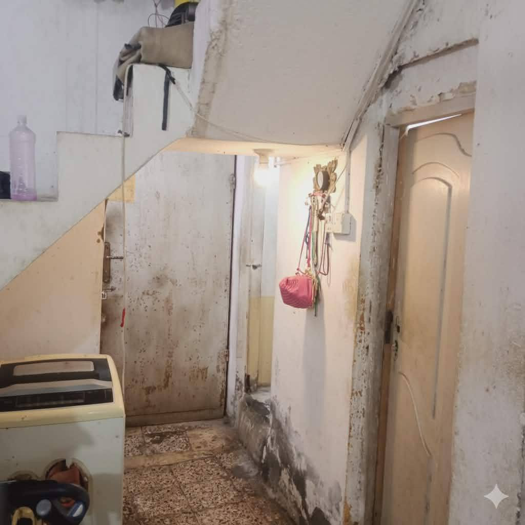 بيت البيع مكلف موجود رقم صاحب البيت تواصل ويهم 
العنوان كمشيدات في البصرة الخليلية الثانية يحتوي على غرفة 5 في 3 ونص وهول 6 في 4 ومطبخ وحمام وتواليت ودرج والسقف الهول والدرج كونكريت والباقي عكادة البناء بلوك البيت صاير بفرع.. للبيع مكاتبة فقط.. السعر 22 مليون وبي مجالالبيت الأرض سعودي إلي فقط المشيدات.. مساحة تقريباً 50 متر رقم الهاتف ***********.
