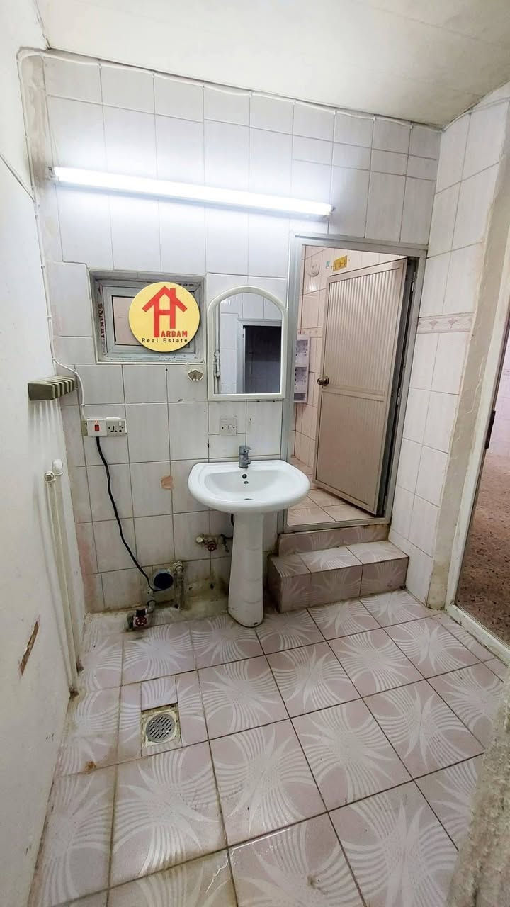 🏡 خانوو بۆ کرێ لە  سەرچنار
✅ رووبەری  :— ١١٠ مەتر قاتی ئەرزی  

✳ پێکھاتووە لە  :-  حەوشە وگەراج ، میوان ، مەتبەخ و  هۆل کراوە ، ٢ ژووری نووستن 
 موشتەمەلات

 ✔لەسەر شەقامی ١٢ مەتر   بەرامبەری مال نیە کارەبا لەسەر کرێچی یە دەرگای جیایە کارەبای جیایە  

📌 بۆ زانیاری زیاتر و بینینی خانووەکە پەیوەندی بکەن بە
نوسینگەی هەردەم 

☎ ژمارەی مۆبایل  :- *********** - ***********

📍یاخود سەردانی نوسینگەی هەردەم بکەن ناونیشان 
گردی سەرچنار پشت شووقەکانی بەھاران شەقامی ٥٩ بەرامبەر مزگەوتی بیلالی حەبەشی
