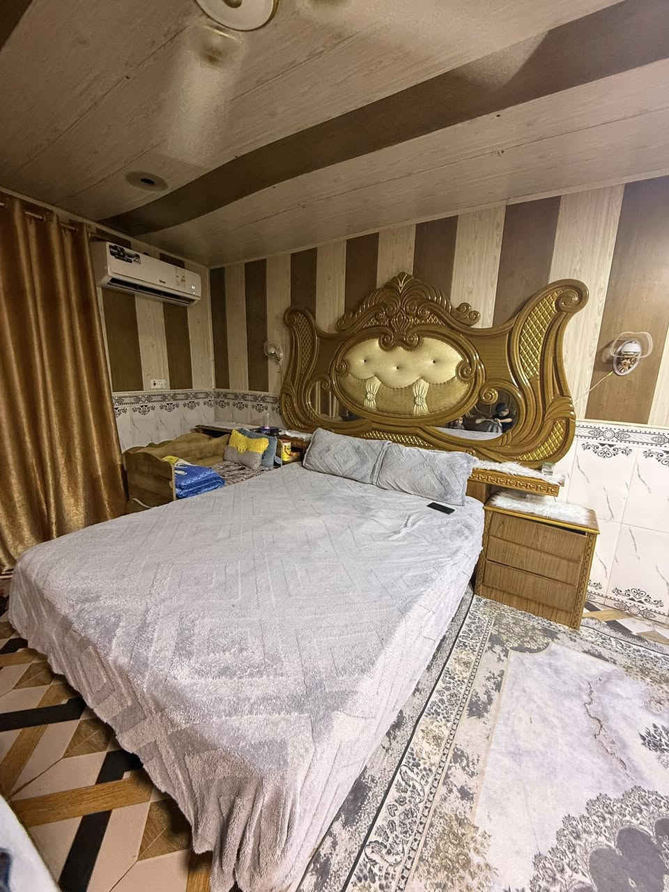 غرفه نوم للبيع اخو الجديد غرفه تتكون من زاويه و كنتور  ٦ ابواب طابقين مع ميز ٢ مع ميز تواليت من ميز الغرفه جديده استعمال ٤ اشهر والغرفه صاج قوي للستفسار راسل او اتصل  ***********

مكاني بصره
