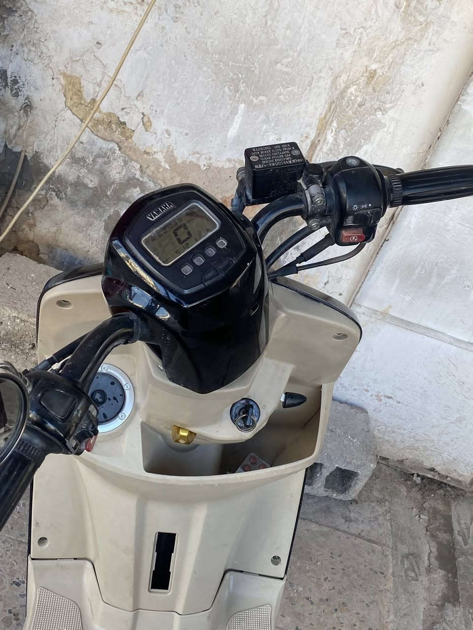 بوليس للبيع 
مكاني كربلاء 
***********
السعر     ٩٥٠ 
بيها مجال بسيط
