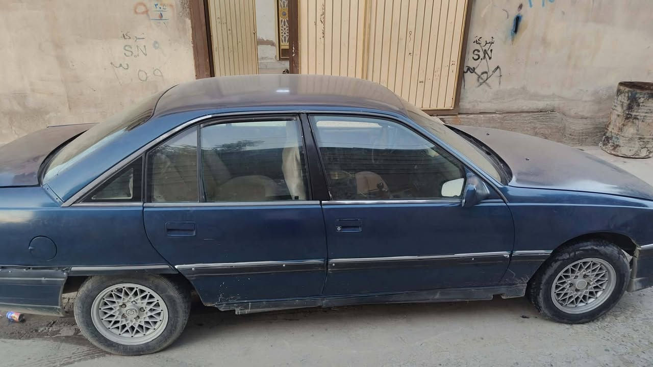 اوبل اوميكه للبيع موديل 1993
.كربون بالزين شرط السياره كلش حلوه رقم***********ي  السياره بسمي رقم مصطره كير محرك شرط مكاني موصل أيسر تعال شوفه بيك خير أو تدلل السعر 26 أوبي مجال لعيونكم
