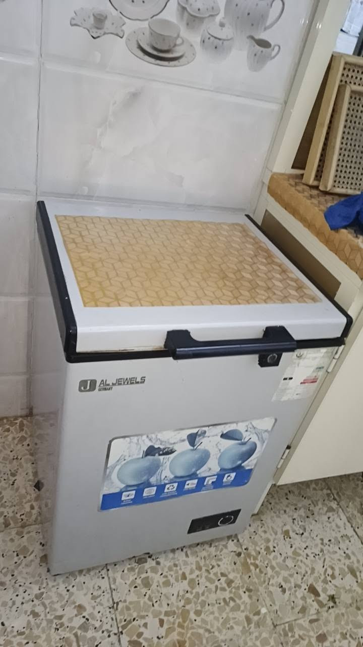 مجمده جديده نضيفه مشغليها فقط كم مره مداخله تصليح سعره 100 وبيها مجال للتواصل والاستفسار
***********
