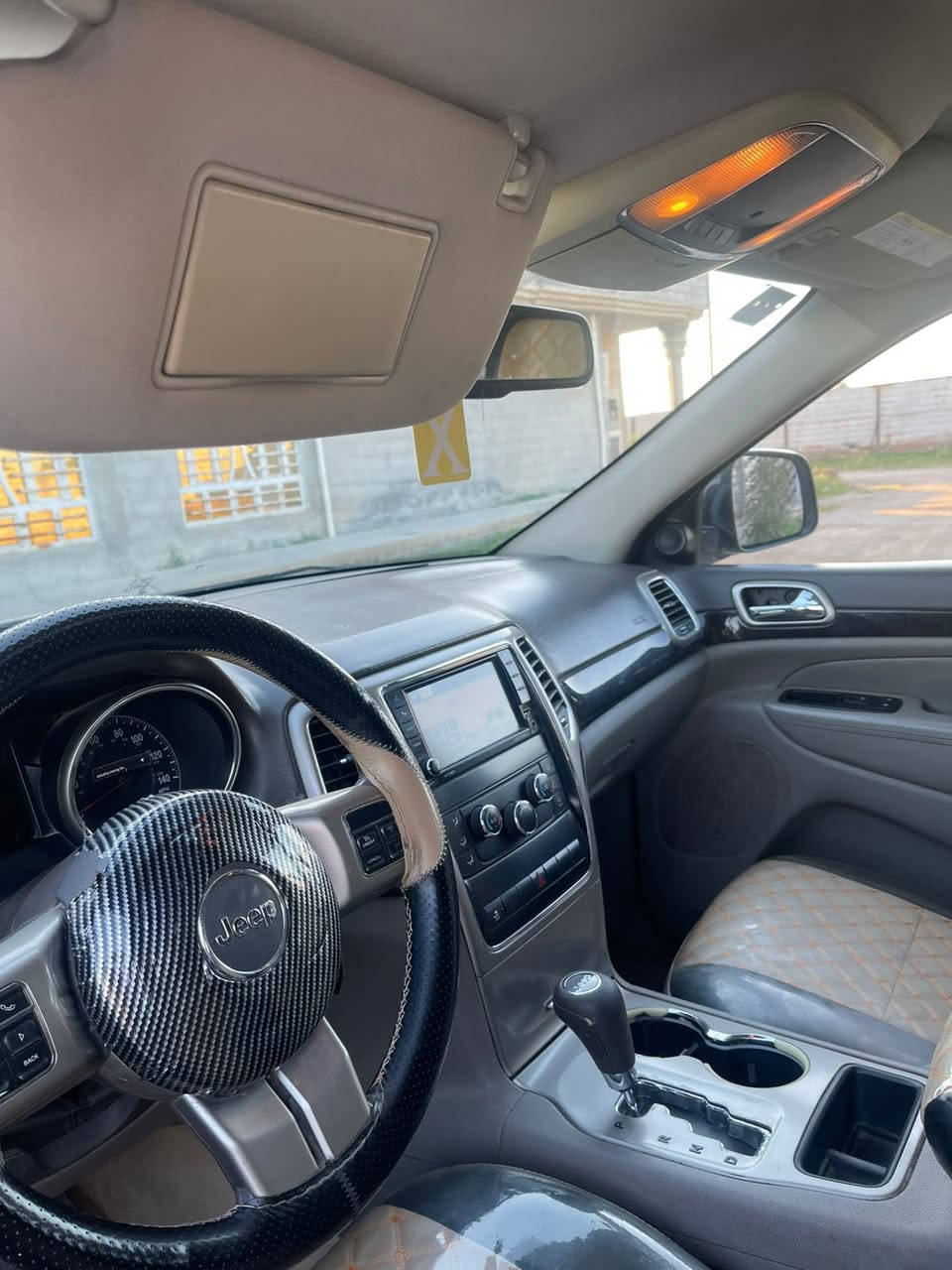 جيب لاريدو ١٣ السعر ١٣٨ 
سياره بيه صبغ صفحه بدون دواخل بدون ضربه سياره ونصبغت سبب جراد وبيه حالوب عندي تصوير قبل متنصبغ منزله ويه الصور السياره جاهزه تبريد ثلج
بسمي هزه جديده لايت زنون 
داخل نضيف محرك كير جديد
بدون اي داخل تخم تاير بيع او مراوس بشي اقل منه مكان بغداد تاجي هاتف 
***********
***********
