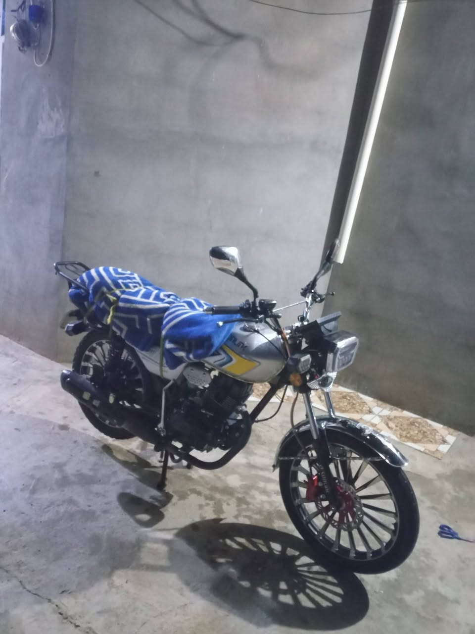 سلام عليكم اللبيع ماطور ضاقطه وزنجسل محرك شرط كهربيّ كله شقاله ماطور نشاط فول كله عل وضه ال شركه ماشي 5الف بعده زيرو مكانك بتكريت السعر 875وبي مجال الستفسار***********ملحضه800لا تعلق
